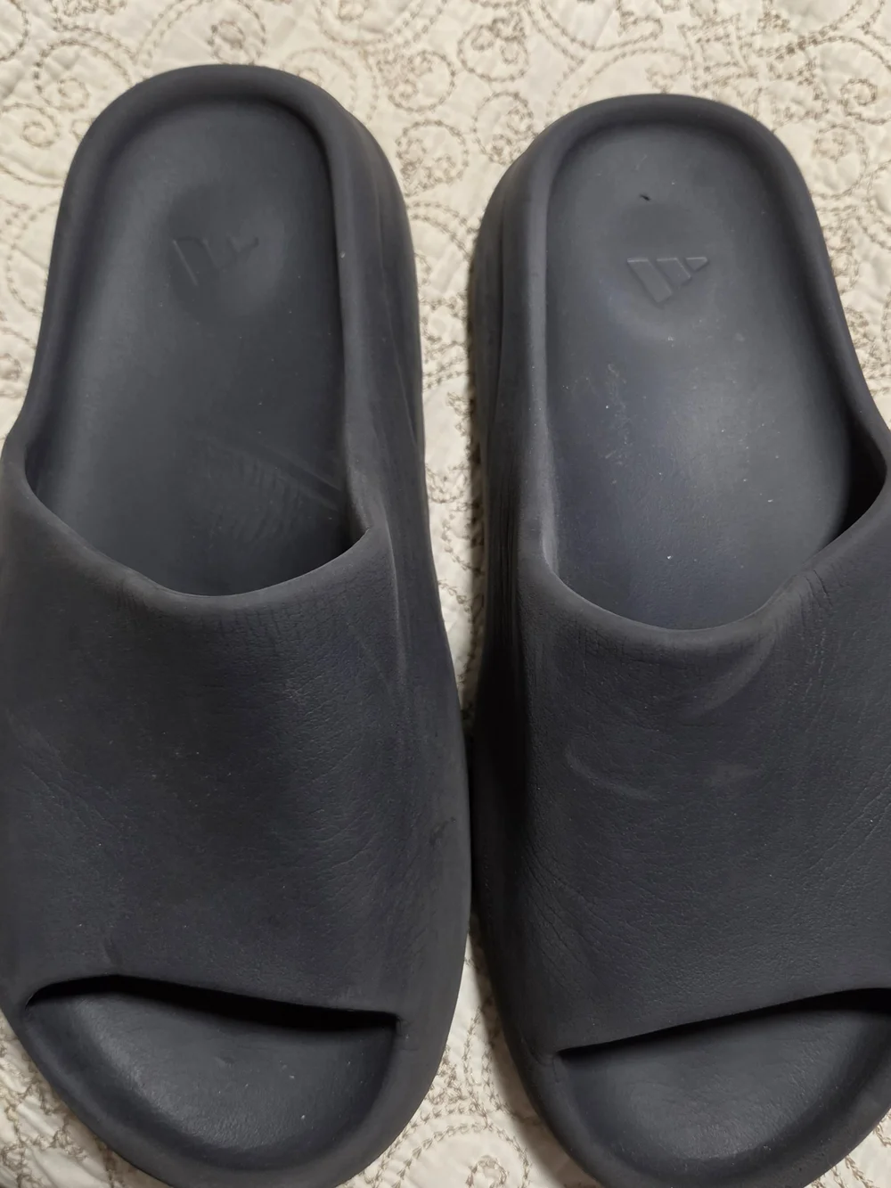 Adidas Black Unisex Slides Sandals ApproxUs 9 Slides Slip On Sandals UNISEX